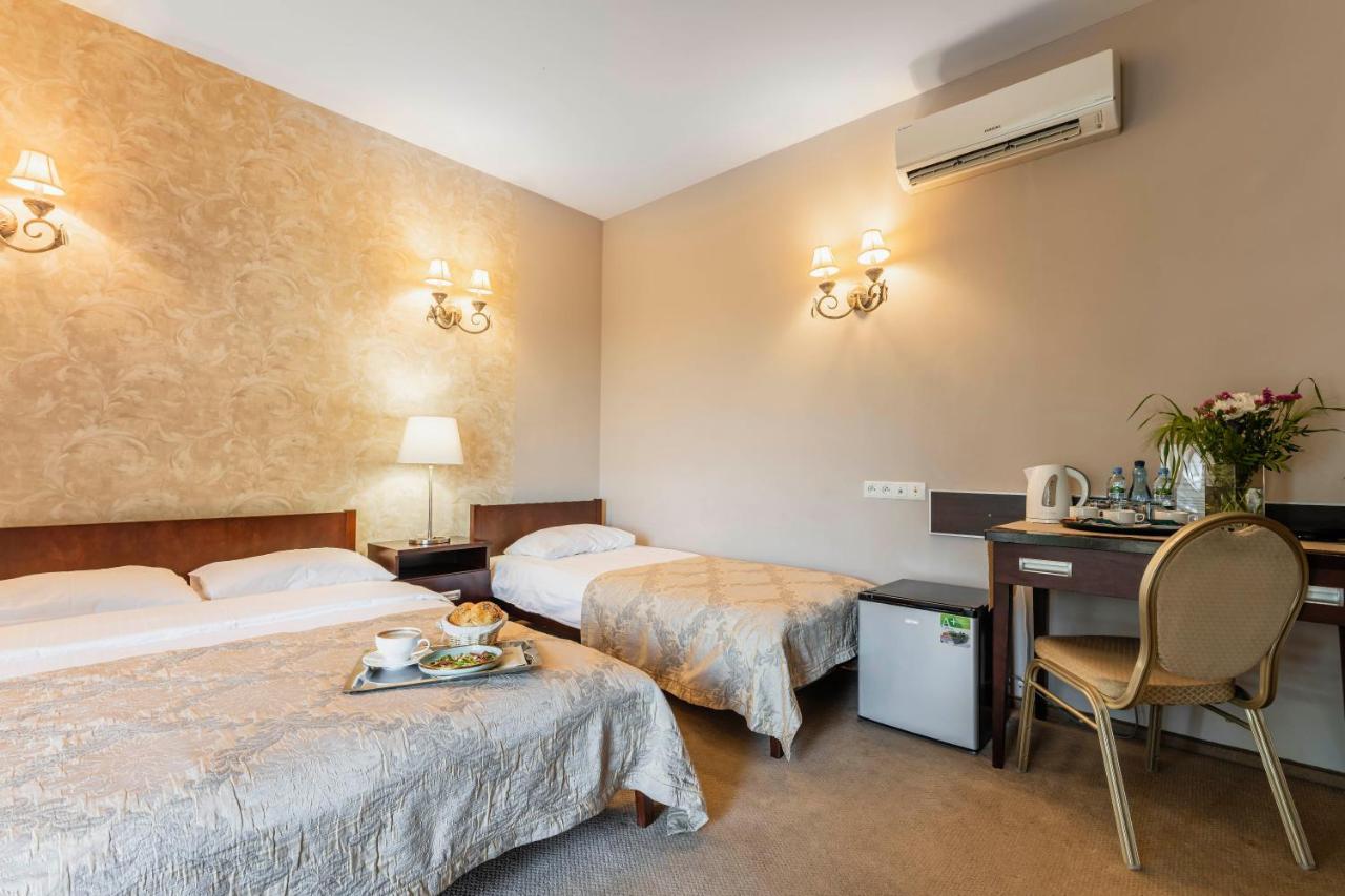Hotel Pod Kasztanami Lublin Dış mekan fotoğraf
