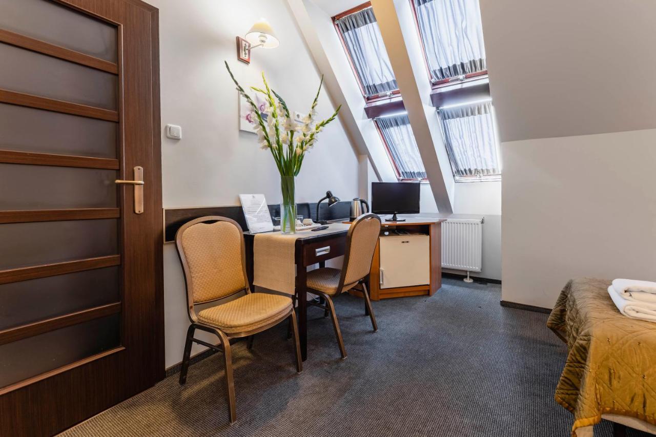 Hotel Pod Kasztanami Lublin Dış mekan fotoğraf