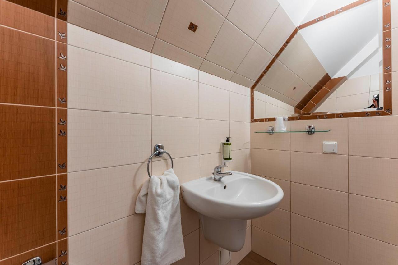 Hotel Pod Kasztanami Lublin Dış mekan fotoğraf