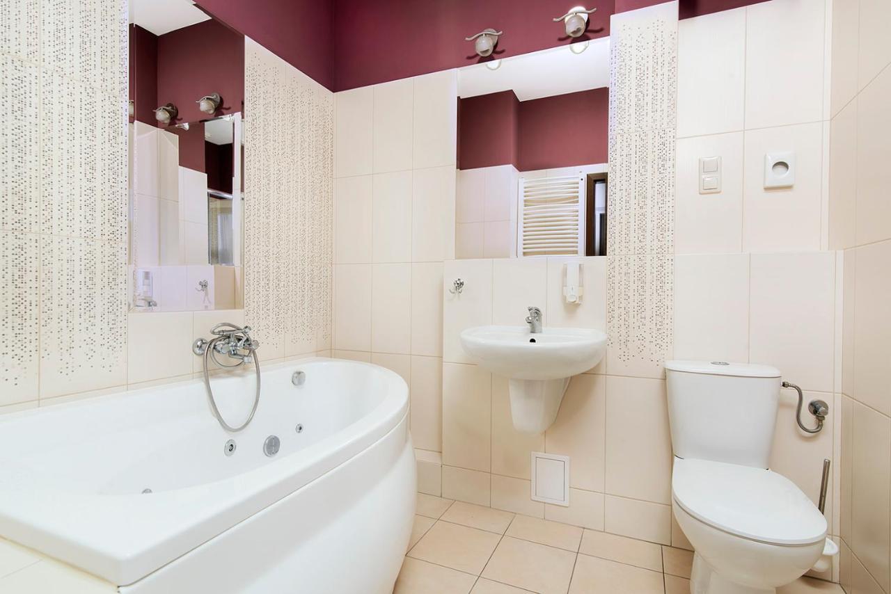 Hotel Pod Kasztanami Lublin Dış mekan fotoğraf
